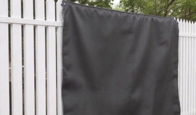 Mocne łączenie elementów płotu drewnianego